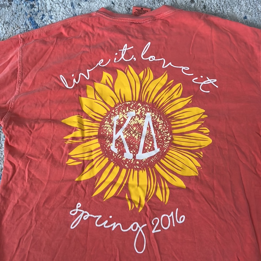 Kappa Delta "KD" Sorority Salmon-Pink Graphic T-Shirt Sz Medium